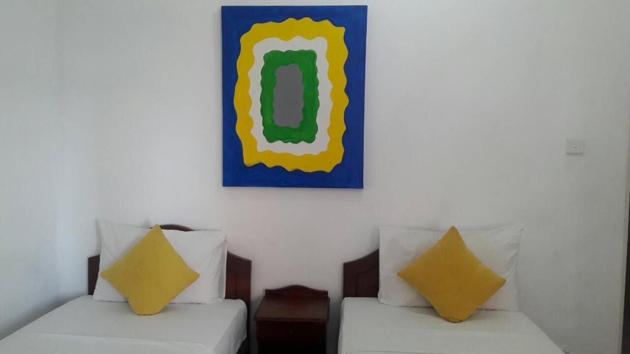 Sea View Hotel Kolombo Bagian luar foto