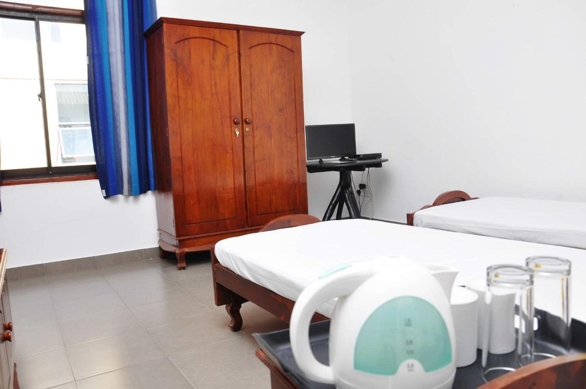 Sea View Hotel Kolombo Bagian luar foto
