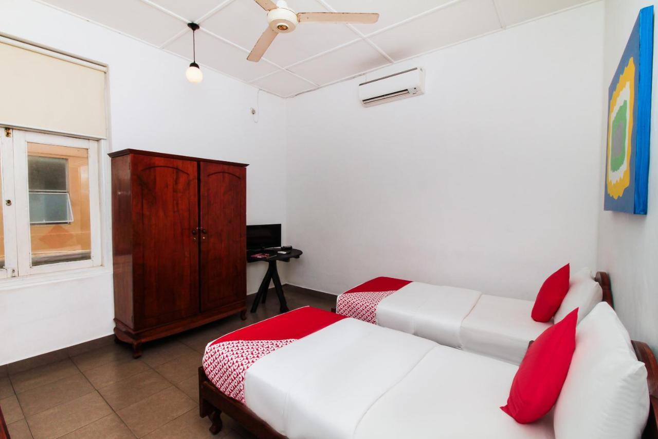Sea View Hotel Kolombo Bagian luar foto
