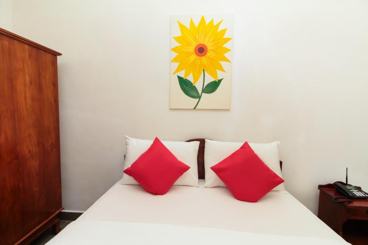 Sea View Hotel Kolombo Bagian luar foto