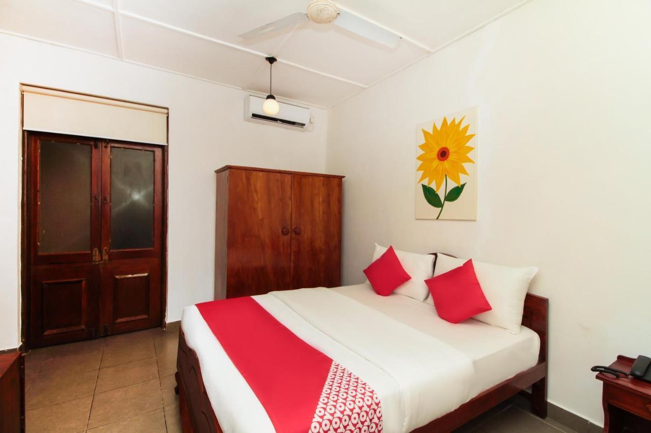 Sea View Hotel Kolombo Bagian luar foto